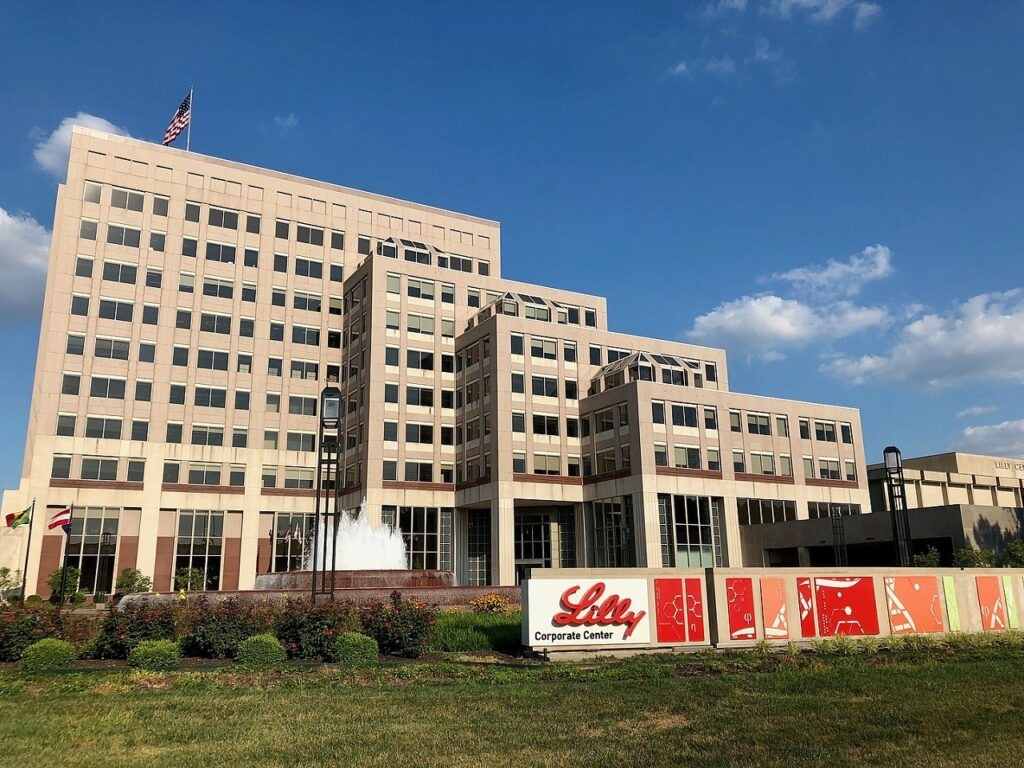 Eli Lilly and Company's Corporate Center in Indianapolis, Indiana. Credit: Momoneymoproblemz/commons.wikimedia.org.