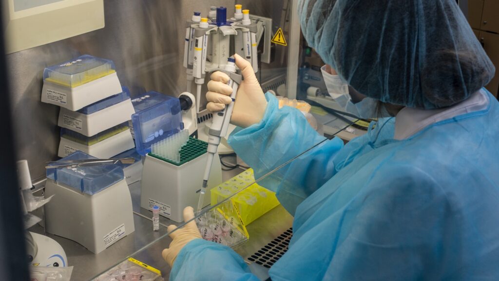 Saint-petersburg,,Russia,-,November,16,,2016:,Scientist,Biologist,Conducting,Research