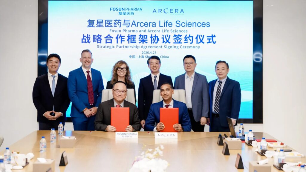 The MoU was signed by Arcera chief investment officer Sunil Bhilotra and Fosun Pharma co-president and innovative medicines division CEO Xingli Wang. Credit: Arcera Life Sciences.