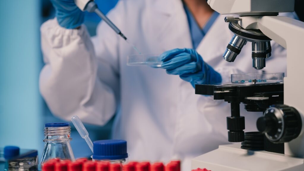 IBI355 targets CD40L, an immune signal protein involved in multiple immune pathways and immune-mediated diseases. Credit: THICHA SATAPITANON / Shutterstock.com.