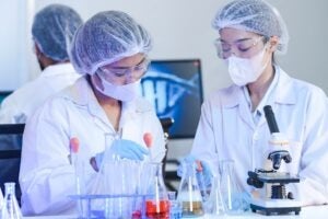 Cellares and GenomeFrontier to assess automated GF-CART01 production